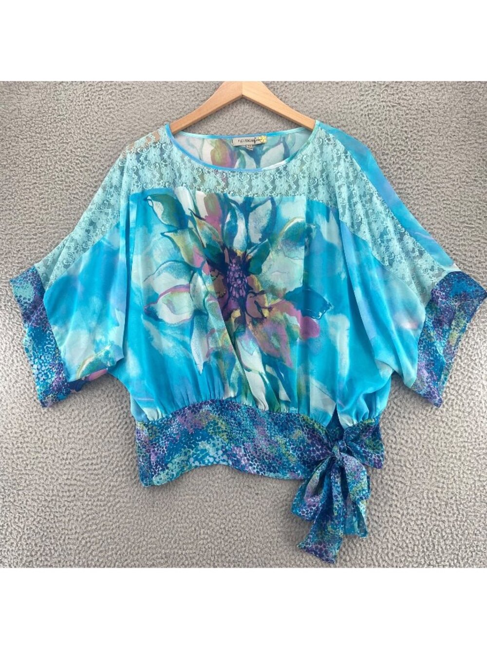 Figueroa & Flower Top Womens Medium Blue Floral Lace 3/4 Kimono Sleeves Tunic